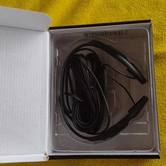 Bose ADAPTiQ Audio Calibration System NWT - Picture 2 of 4